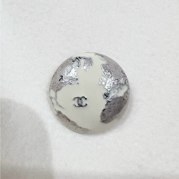 Authentic CHANEL Women's Cream Double-Breasted Pea Coat - Picture 2 of 7